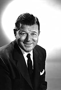 How tall is Jack Carson?